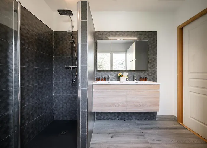 La Des Sources - Piscine - Clim - Terrasse וילה